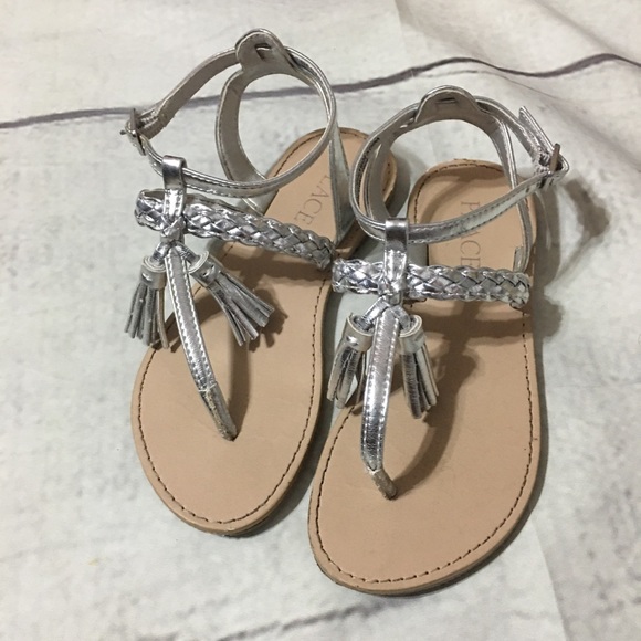 Children’s Place silver summer sandals - Picture 1 of 6